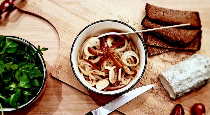 Salade d'oignons crus